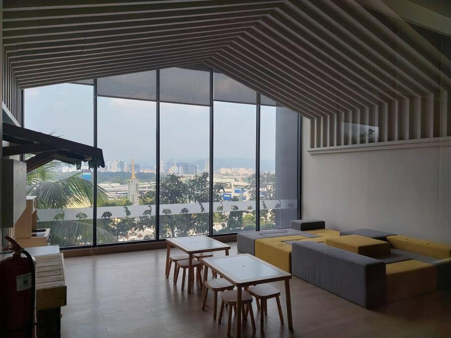 Continew Residensi 5 Min Walking To Ikea Cheras, My Town Mall, Mrt Cochrane. Kuala Lumpur