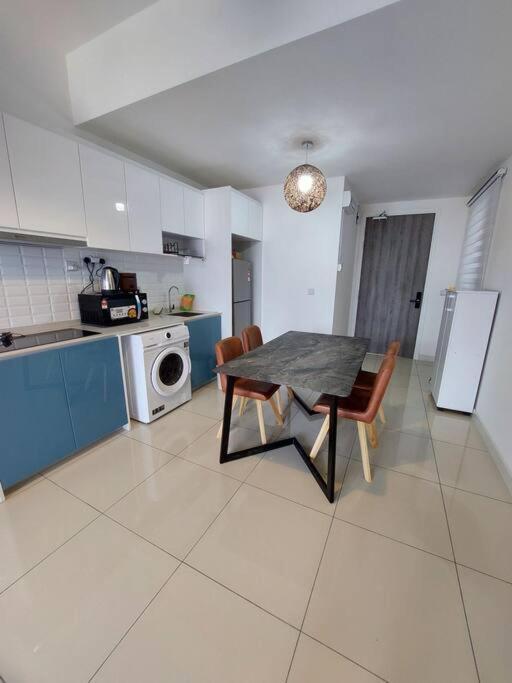 Continew Residensi 5 Min Walking To Ikea Cheras, My Town Mall, Mrt Cochrane. * Kuala Lumpur