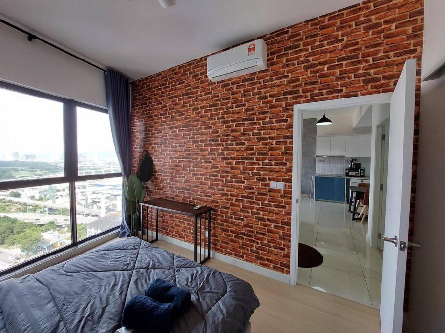 Continew Residensi 5 Min Walking To Ikea Cheras, My Town Mall, Mrt Cochrane.